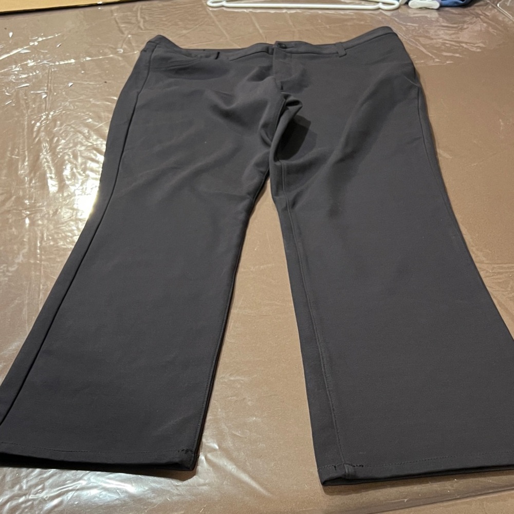 Santana Canada Women's Flare Pants in Black